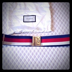 Adjustable Authentic Gucci belt with dust bag